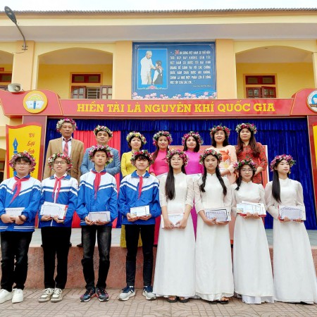 Hình ảnh các em học sinh đạt HSG tỉnh và GVBD năm học 2025 2026