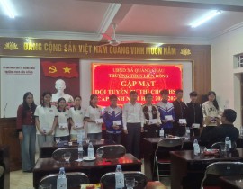Hinh-anh-Hoi-cha-me-hoc-sinh-trao-qua-cho-cac-em-truoc-luc-tham-du-ky-thi-HSG-cap-tinh.jpg